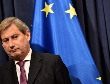 Ανασκευάζει η Κομισιόν γα δηλώσεις Χαν για «αλλαγή συνόρων»: «Εννοούσε την οριοθέτηση της ΑΟΖ», λένε τώρα
